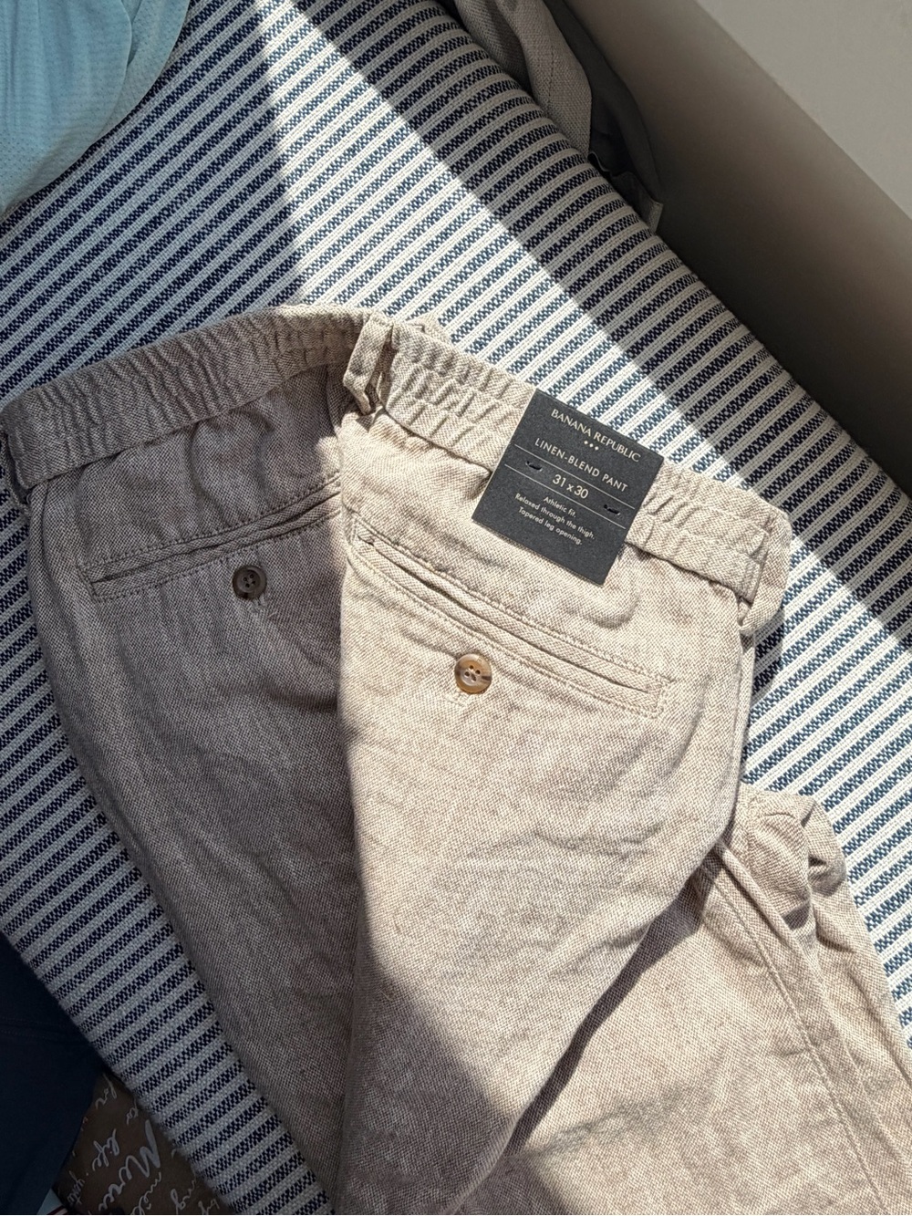 Banana Republic | Men's Tailored Linen-Blend Pants in Horse Hair (Beige) - Picture 2 of 5